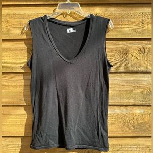 BDG Urban Outfitters Distressed Tissue Thin Tank Top M